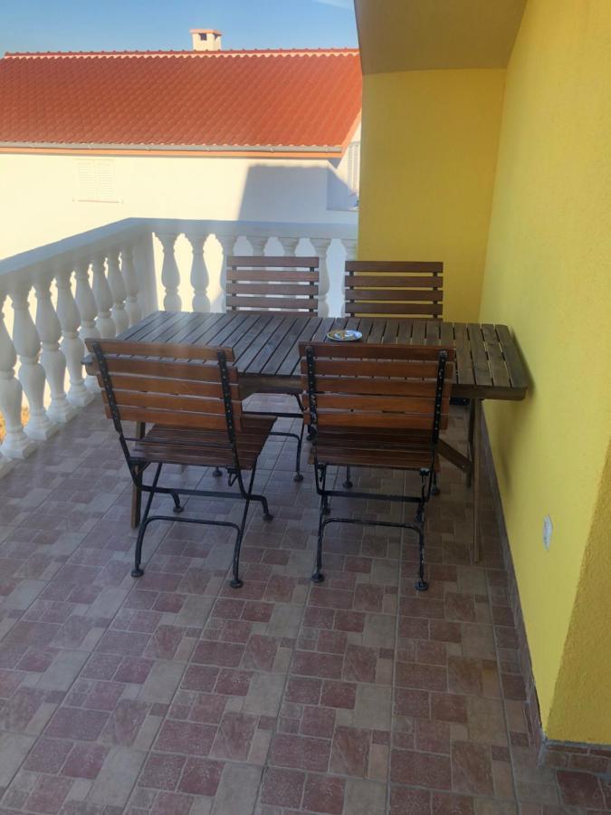 Miro Apartmani Ražanac Buitenkant foto