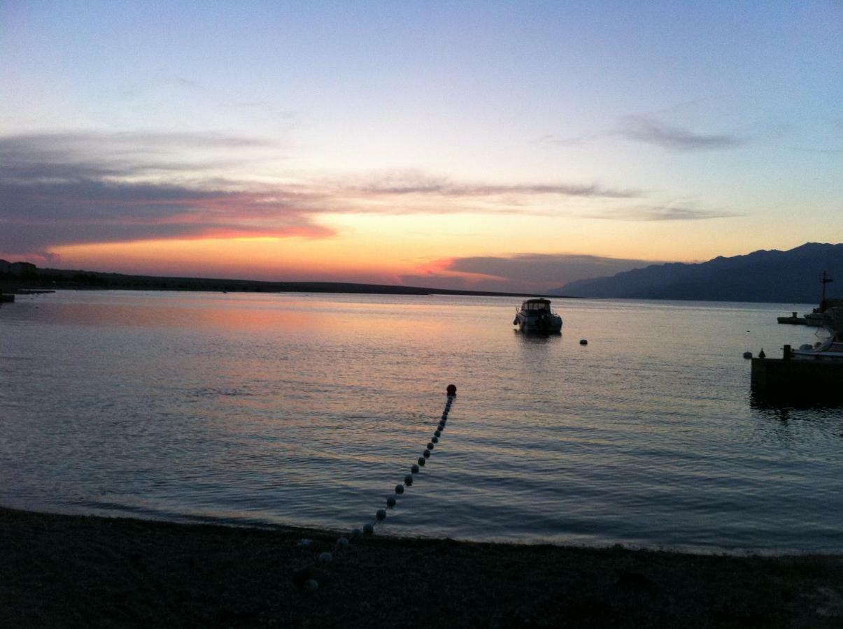 Miro Apartmani Ražanac Buitenkant foto