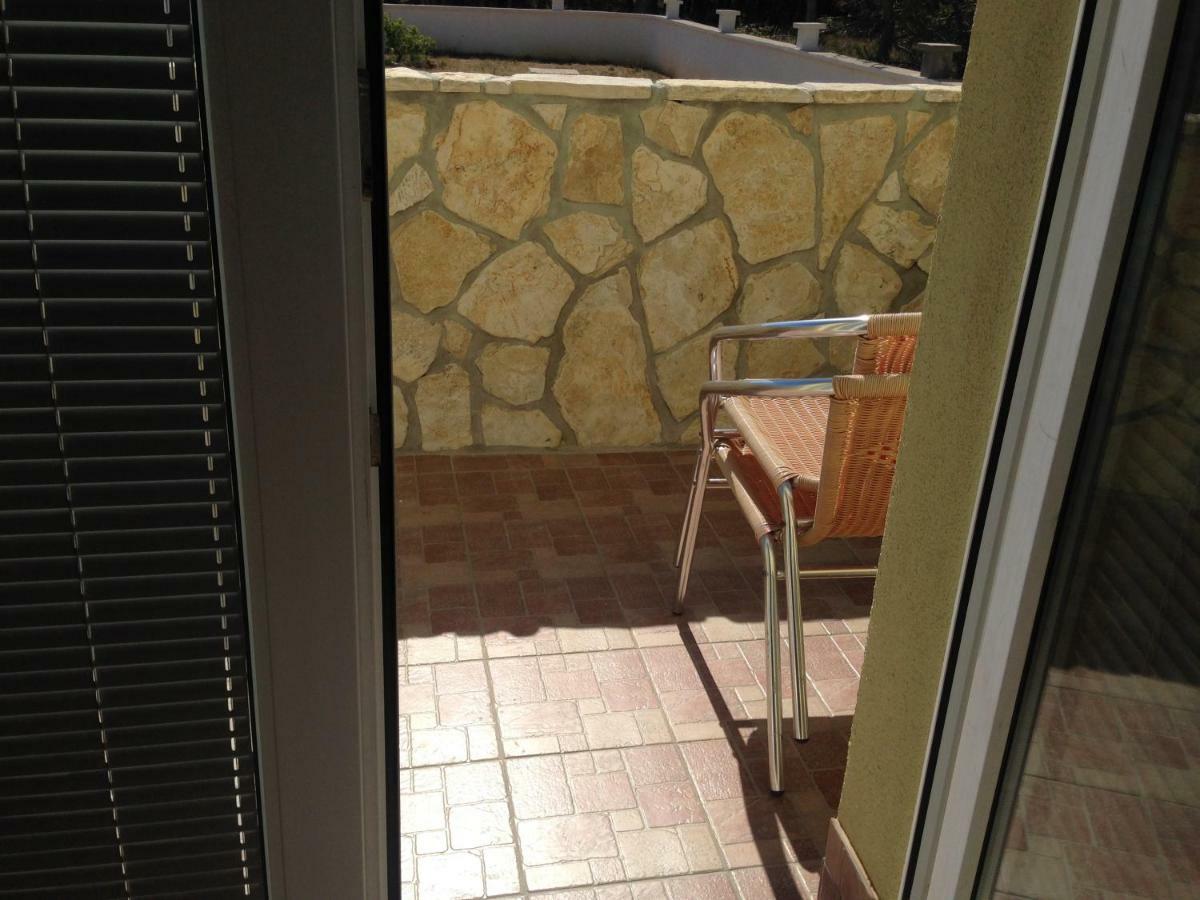 Miro Apartmani Ražanac Buitenkant foto