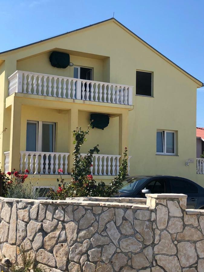 Miro Apartmani Ražanac Buitenkant foto