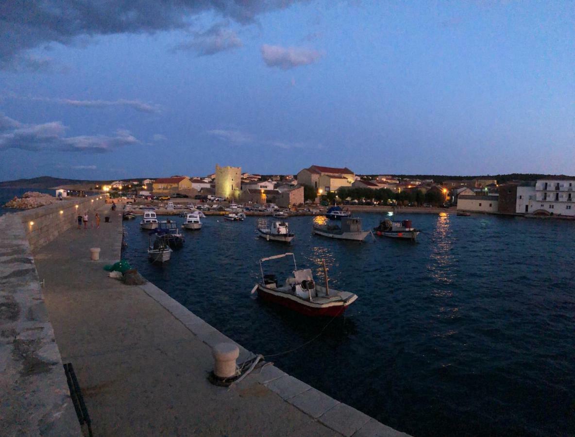 Miro Apartmani Ražanac Buitenkant foto