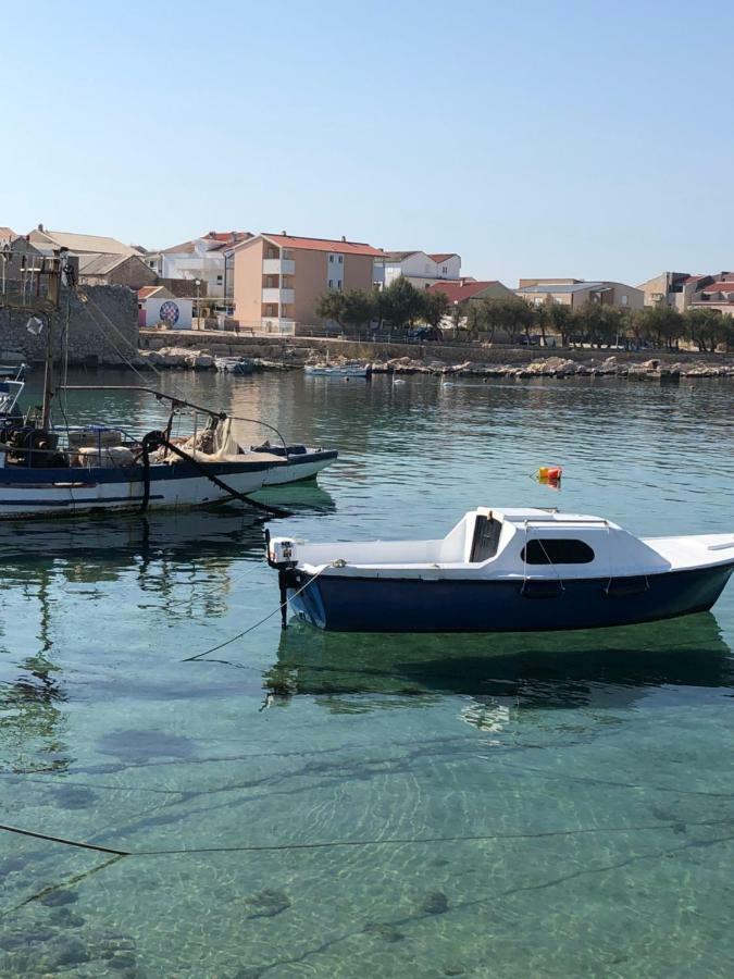 Miro Apartmani Ražanac Buitenkant foto
