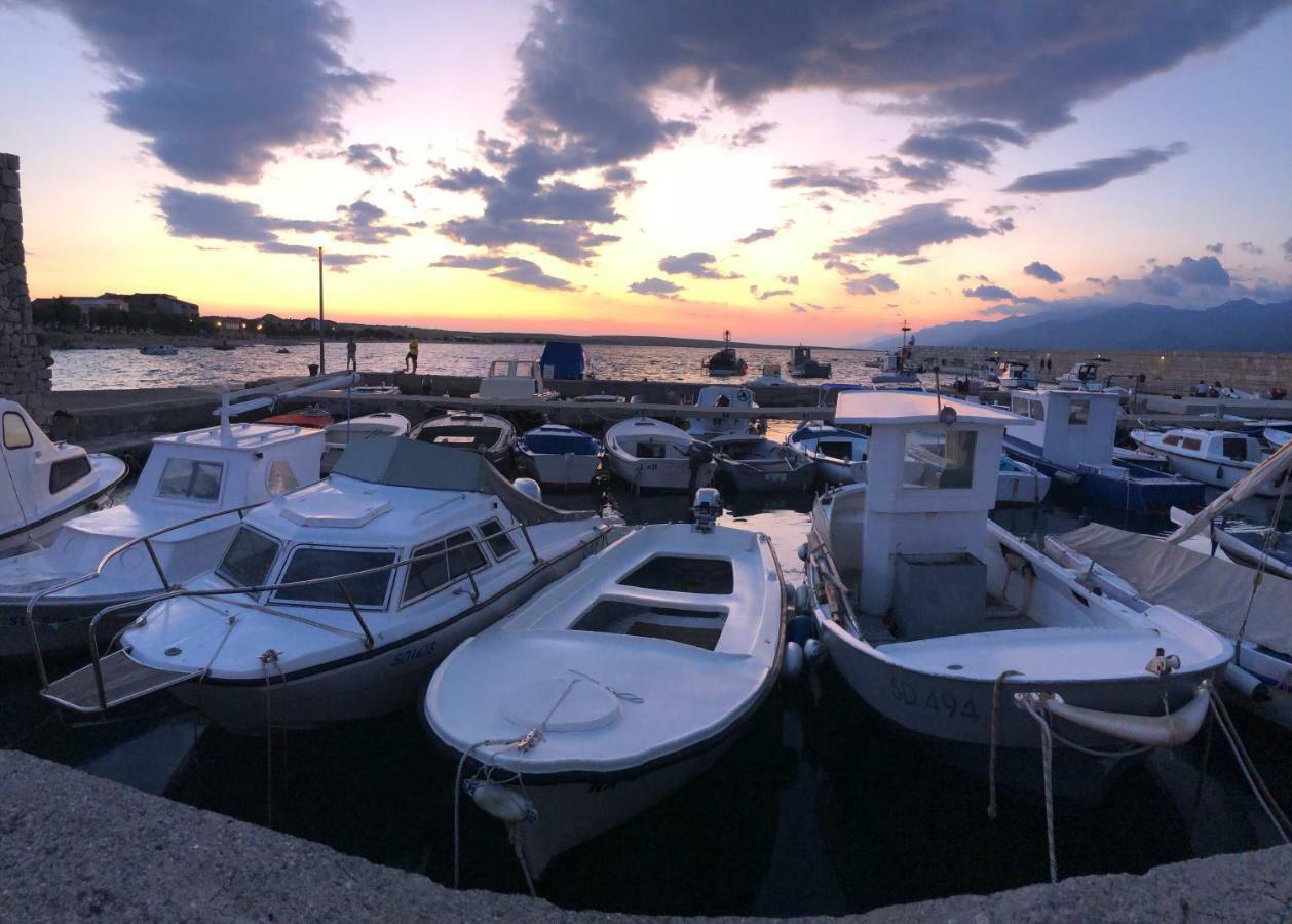 Miro Apartmani Ražanac Buitenkant foto