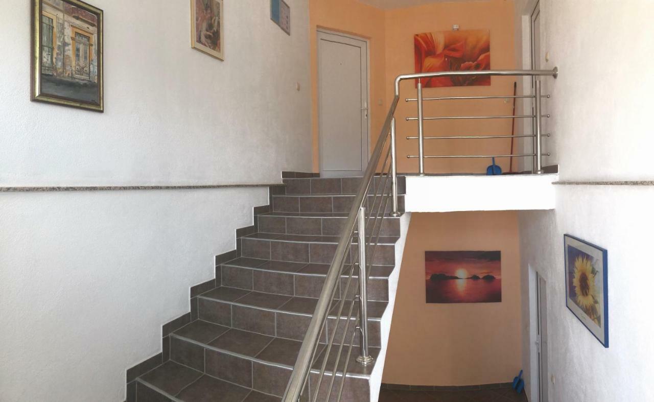 Miro Apartmani Ražanac Buitenkant foto